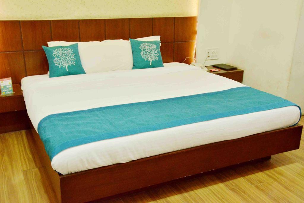 Oyo 1543 Kanchan Indore