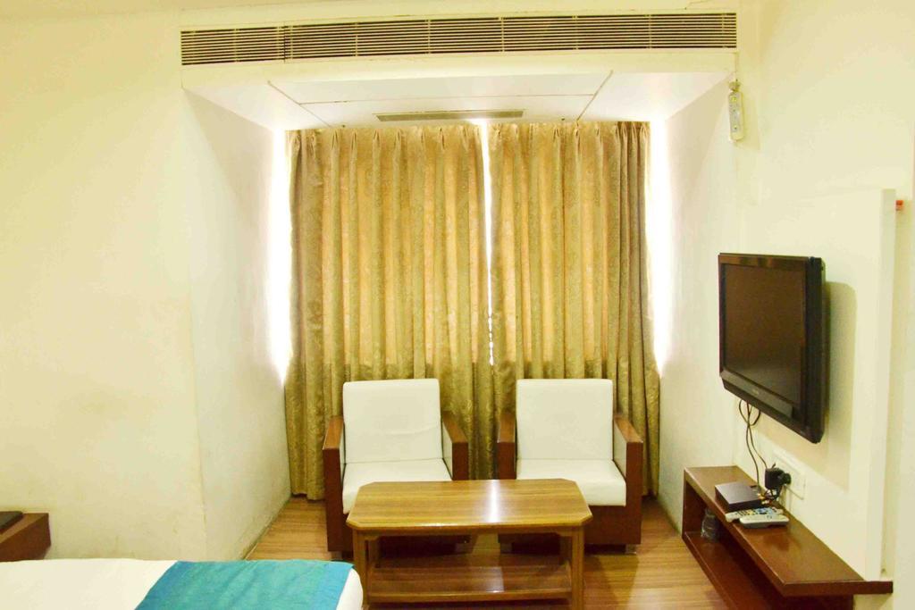 Oyo 1543 Kanchan Indore